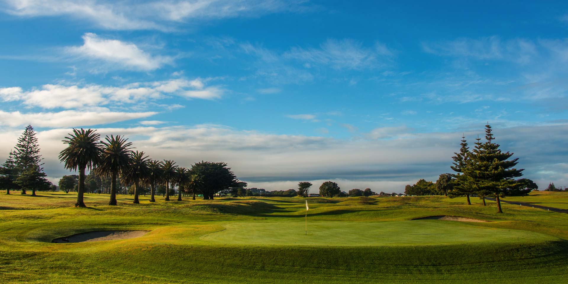 castlecliff-golf-frontslide01.jpg